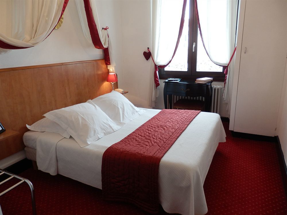 Le Comte Rouge Hotel Thonon-les-Bains Buitenkant foto